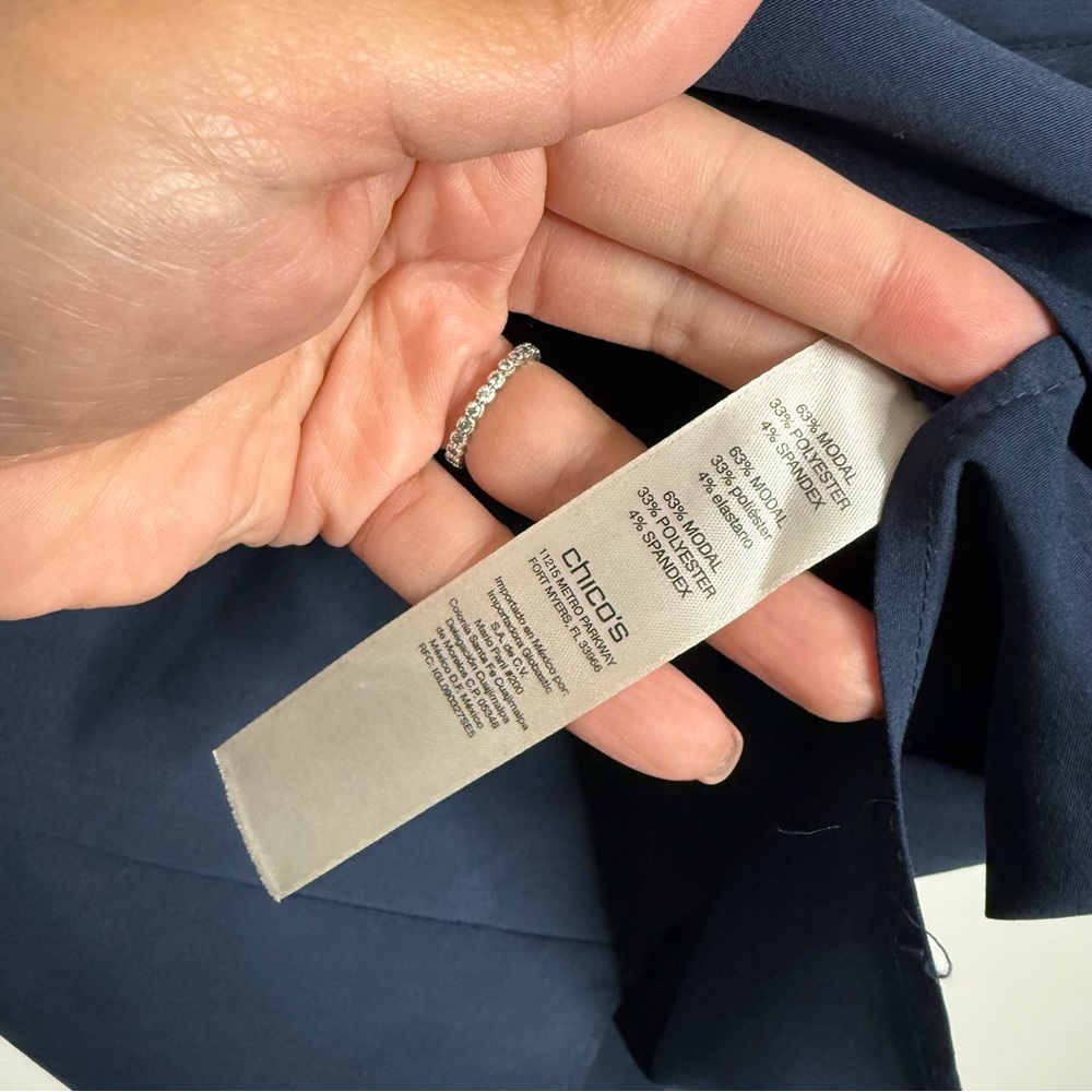 Chico's Silky Soft Relaxed Shirt Pull Tab Sleeves Navy Large Chico's 2 Workwear‎ - Picture 5 of 9